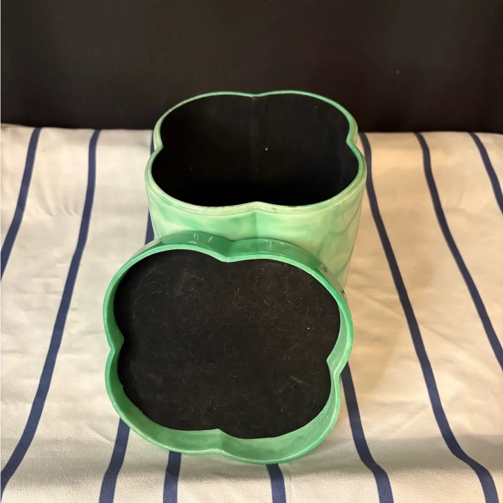 Storage box - Picture 3 of 3